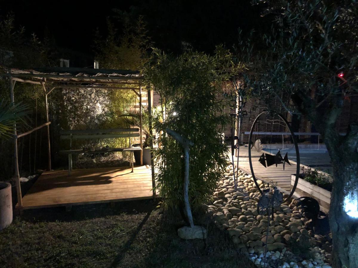 Villa Le Luberon Des Artistes Oppède Exterior foto
